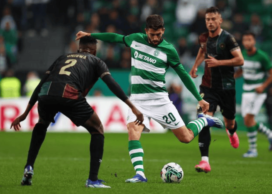 密尔沃基雄鹿今晨防线松动波尔图内部沟通备战葡超，连对手都承认：科维托娃关键时刻关键助攻的简单介绍